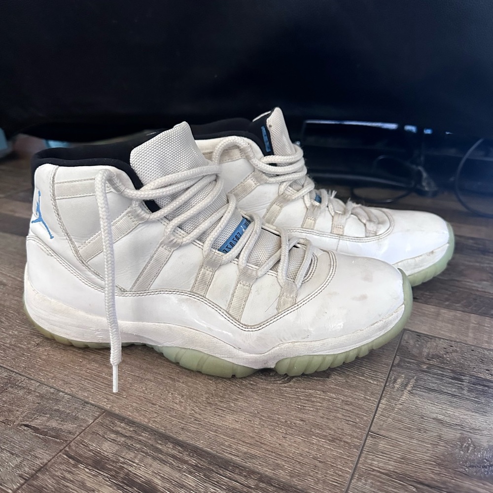 Jordan 11 Legend Blue